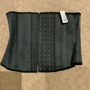 Ann Chery Waist Trainer
